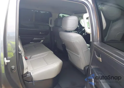 2022 Toyota Tundra Sr5 z USA, uszkodzony, nr VIN 5TFLA5DB6NX018262